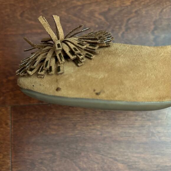 Anne Klein “Happy” Suede Block Heel Pump w/ Gold Tipped Pom Pom On Toe, Size 7.5 - Picture 14 of 14